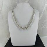 KONGE gradert, lyst halskjede