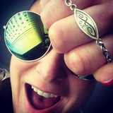 The Fashion Bandit gjer gjerne litt F! Gje F, armlenke her...