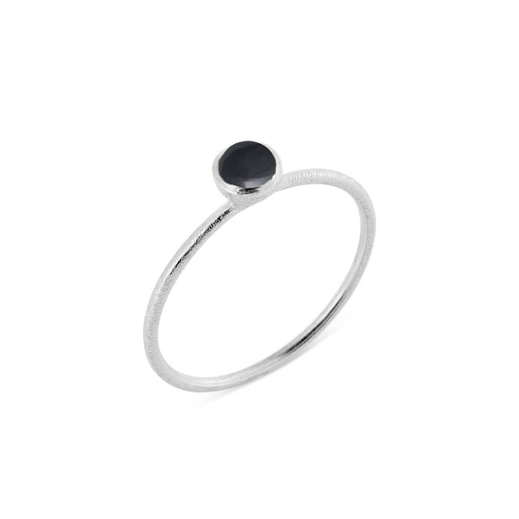 Sølvring med svart 4 mm cabochon, 1686