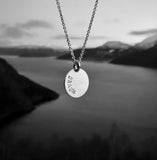 1,5 cm amulett med diverse tekstar