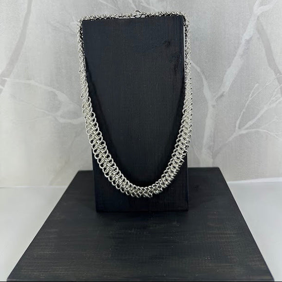 BRYNJE, lyst halskjede, 1,5 mm tråd