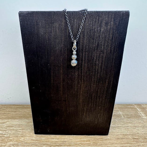 SMELT-kulesmykke, oksidert (nr. 1.19)