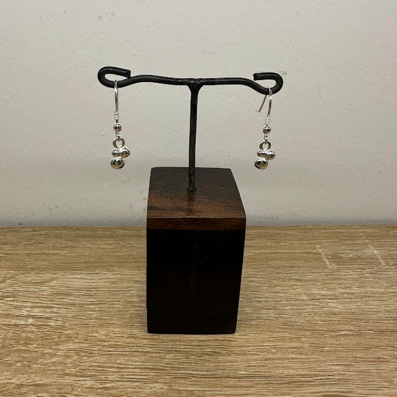 SMELT-øyrepynt på krok, kuler (nr. 5.1)