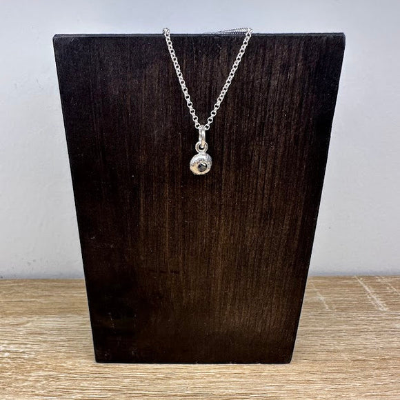 SMELT-kulesmykke med stein, lyst (nr. 1.26)