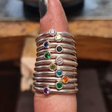 2 mm glatt ring med stein