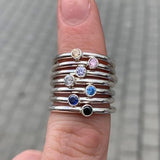 2 mm glatt ring med stein