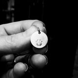 1,5 cm amulett med runer