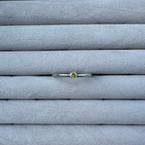 2 mm glatt ring med stein