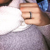 Sublime ring i kvitt gull med svarte diamantar, str. 52 (nr. 5088)