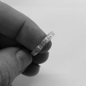 3 mm ring med eit ord/namn